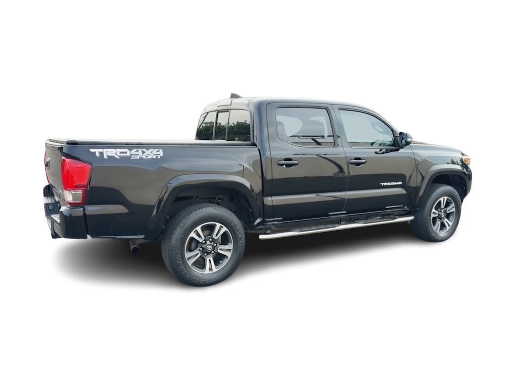 Thumbnail: 2016 Toyota Tacoma - 21