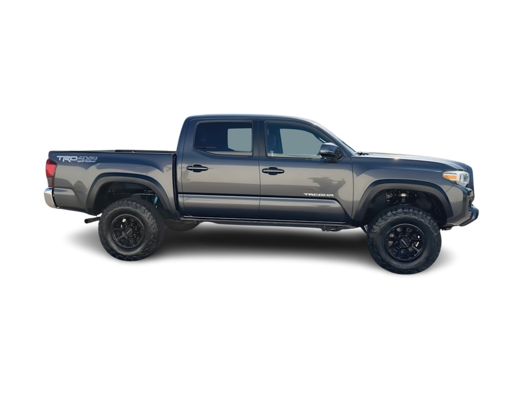 Thumbnail: 2019 Toyota Tacoma - 24