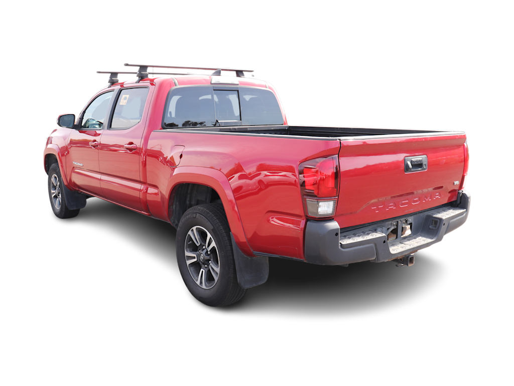 Thumbnail: 2018 Toyota Tacoma - 4