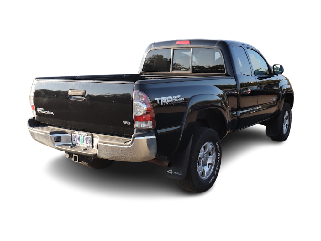 Thumbnail: 2013 Toyota Tacoma - 10