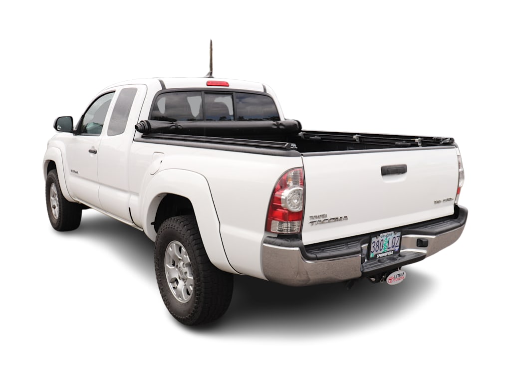 Thumbnail: 2015 Toyota Tacoma - 4