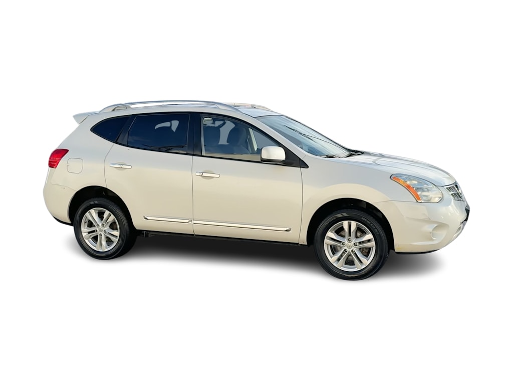 2013 Nissan Rogue SV 24