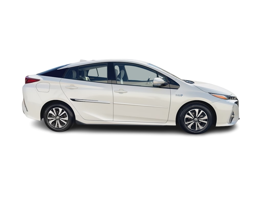 Thumbnail: 2017 Toyota Prius Prime - 22