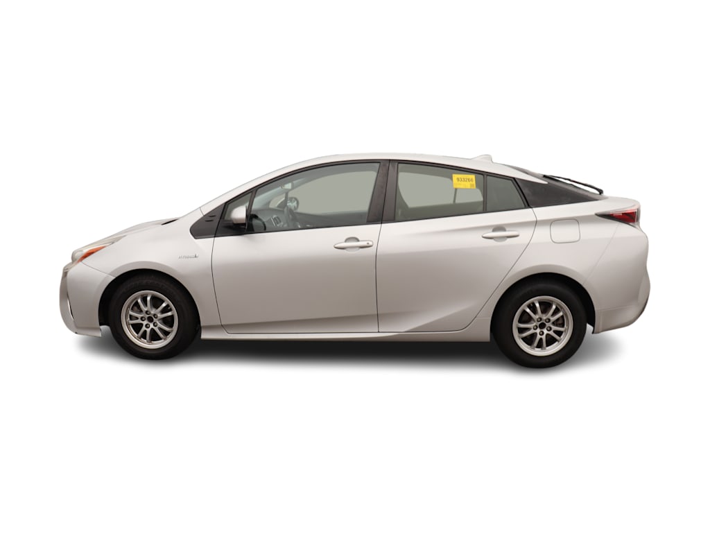 Thumbnail: 2017 Toyota Prius - 3