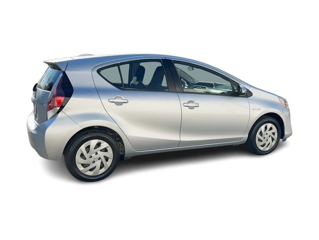 Thumbnail: 2016 Toyota Prius c - 23