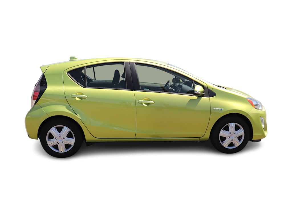 Thumbnail: 2015 Toyota Prius c - 10