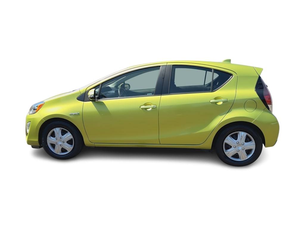 Thumbnail: 2015 Toyota Prius c - 19