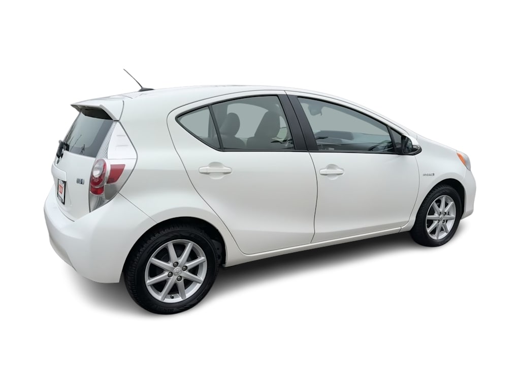 2014 Toyota Prius c Four 22