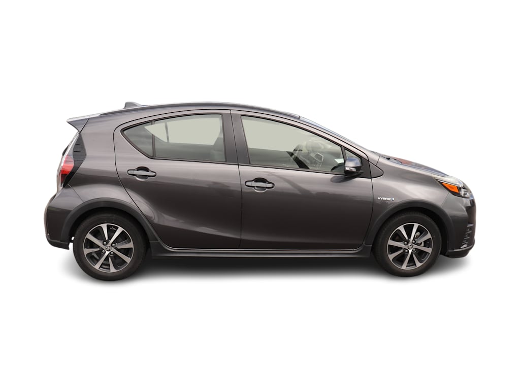 Thumbnail: 2018 Toyota Prius c - 10