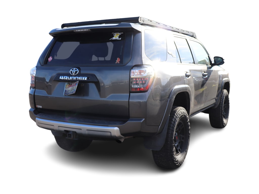 Thumbnail: 2018 Toyota 4Runner - 11
