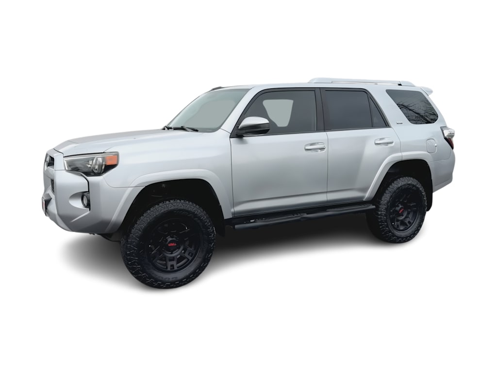 Thumbnail: 2016 Toyota 4Runner - 3