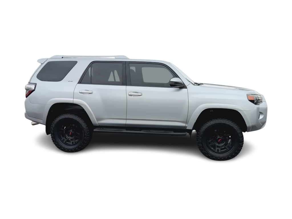 Thumbnail: 2016 Toyota 4Runner - 24