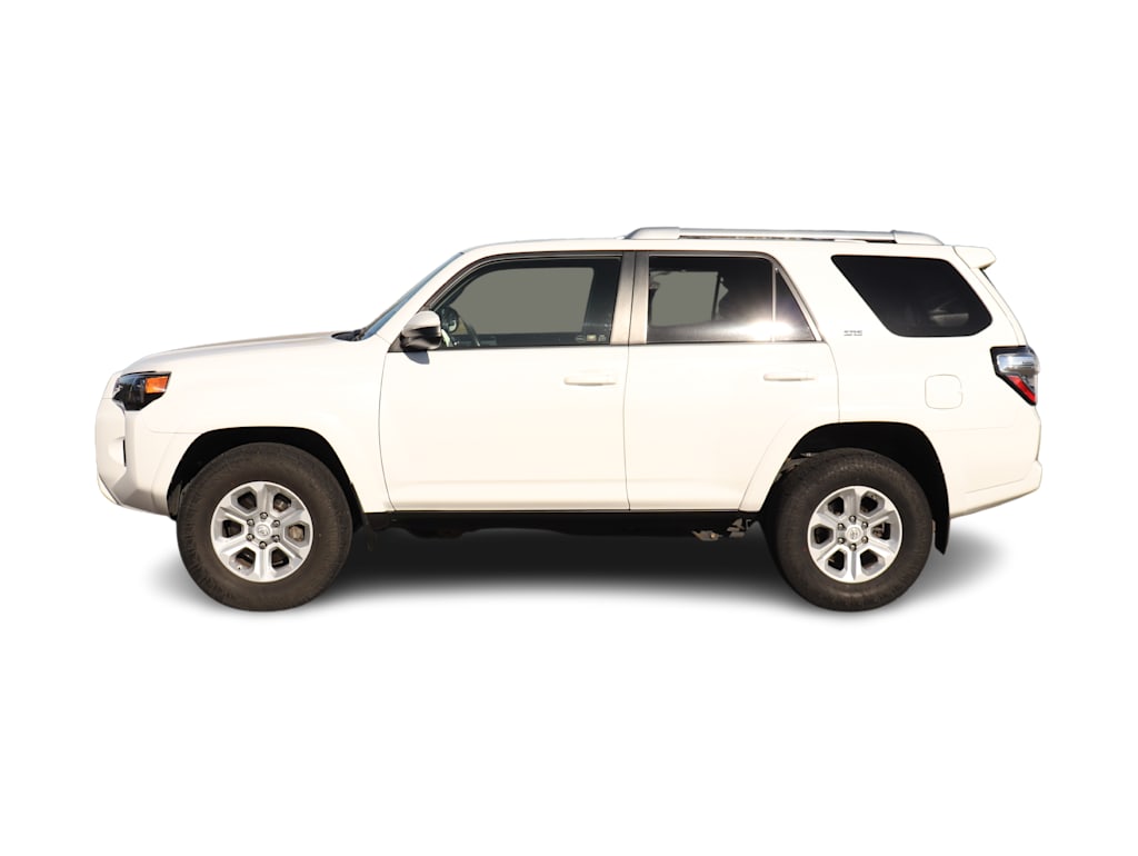 Thumbnail: 2016 Toyota 4Runner - 3
