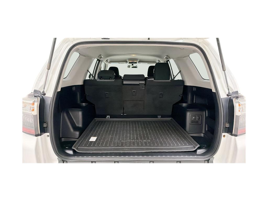 Thumbnail: 2016 Toyota 4Runner - 18