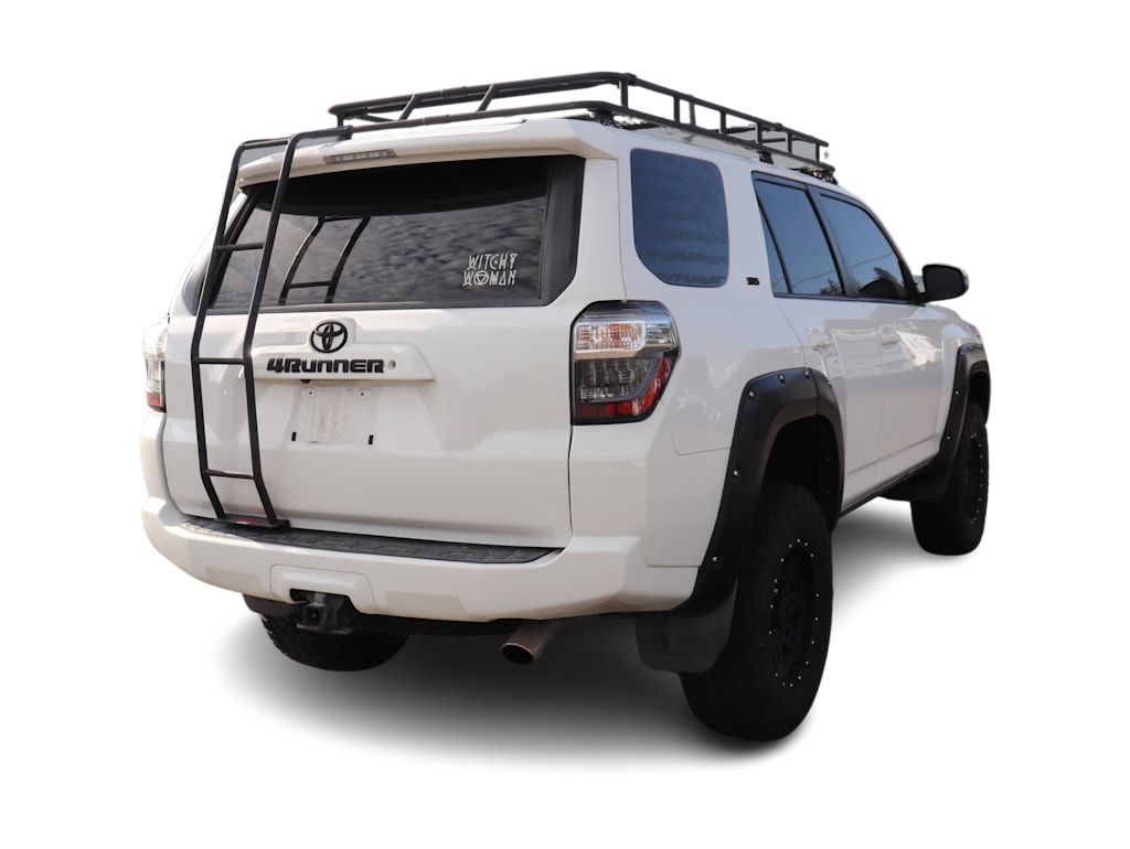 Thumbnail: 2016 Toyota 4Runner - 11