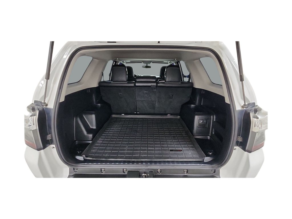 Thumbnail: 2016 Toyota 4Runner - 16