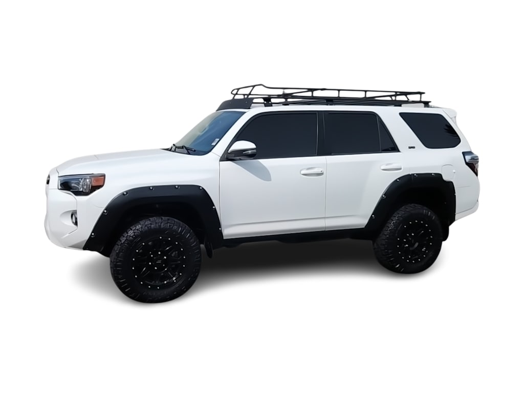 Thumbnail: 2016 Toyota 4Runner - 3