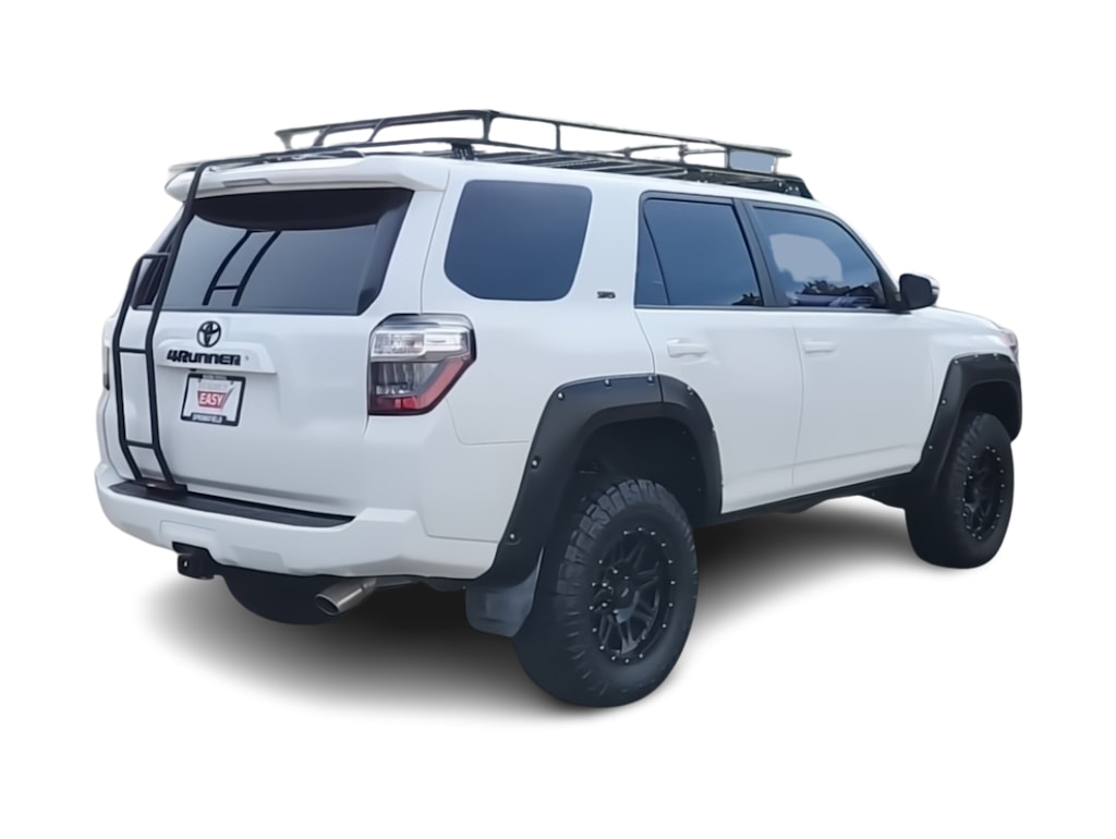 Thumbnail: 2016 Toyota 4Runner - 23