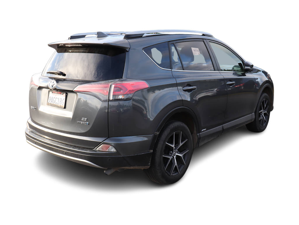 Thumbnail: 2017 Toyota RAV4 - 10