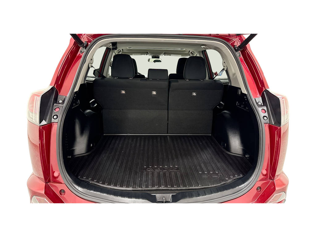 2018 Toyota RAV4 XLE 16
