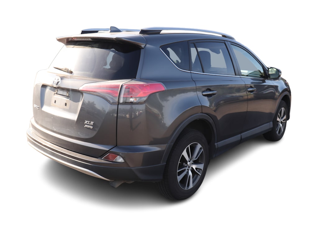 Thumbnail: 2018 Toyota RAV4 - 11
