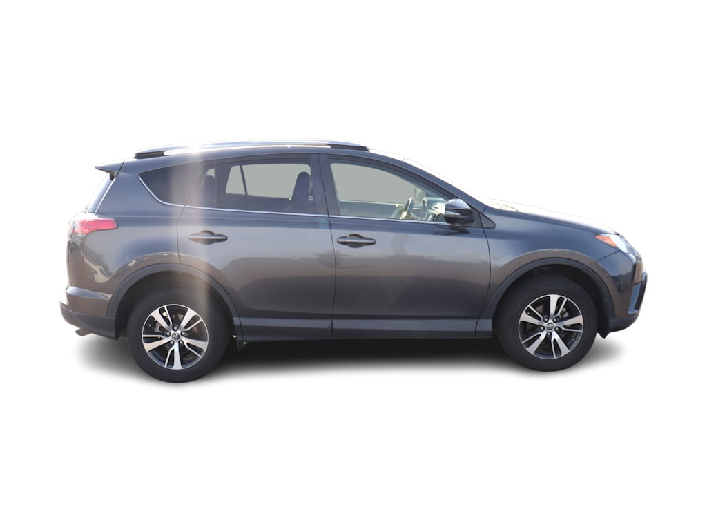 Thumbnail: 2018 Toyota RAV4 - 10