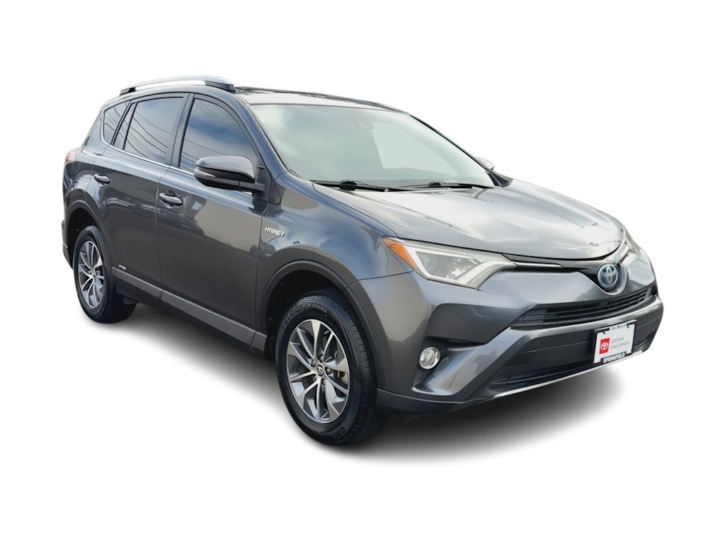 Thumbnail: 2018 Toyota RAV4 - 20