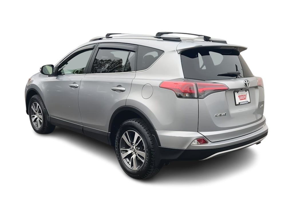 2018 Toyota RAV4 XLE 4