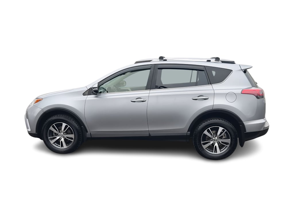 2018 Toyota RAV4 XLE 3