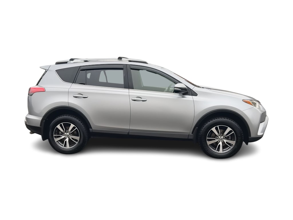 2018 Toyota RAV4 XLE 24