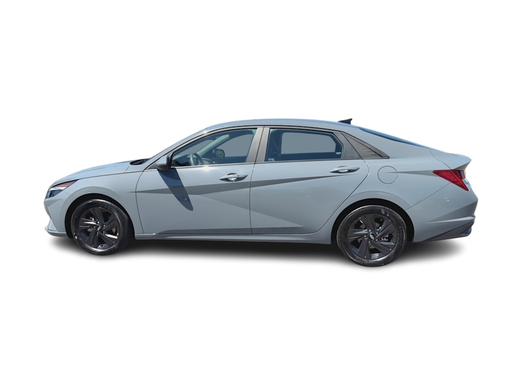 Thumbnail: 2022 Hyundai Elantra - 21