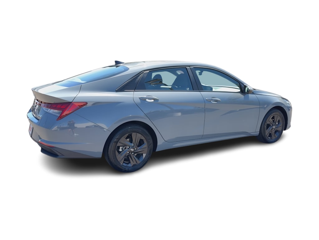 Thumbnail: 2022 Hyundai Elantra - 22