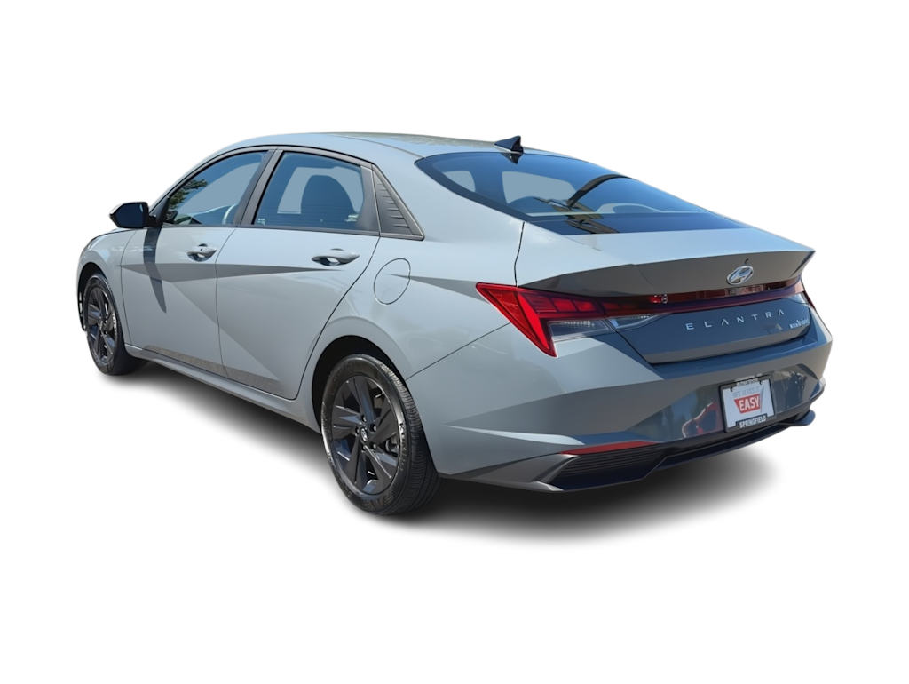 Thumbnail: 2022 Hyundai Elantra - 4