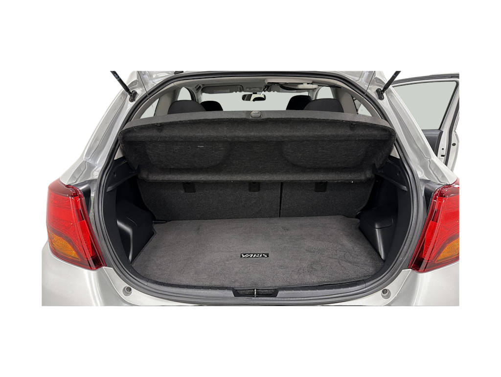 Thumbnail: 2015 Toyota Yaris - 17