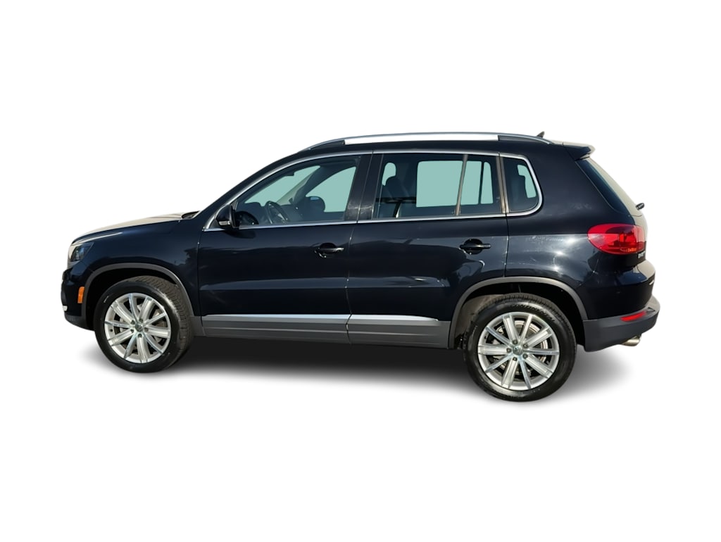 Thumbnail: 2012 Volkswagen Tiguan - 21
