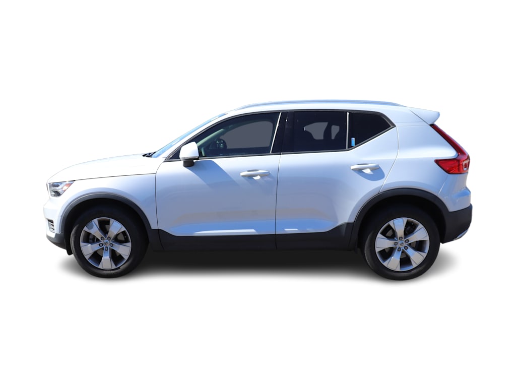 2022 Volvo XC40