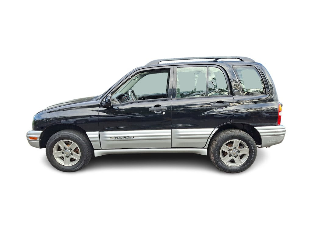 Thumbnail: 2002 Chevrolet Tracker - 3