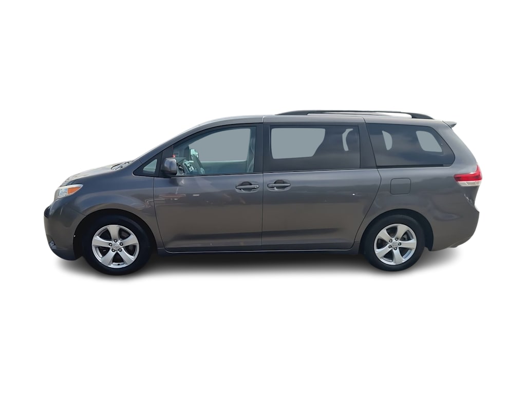 Thumbnail: 2012 Toyota Sienna - 3