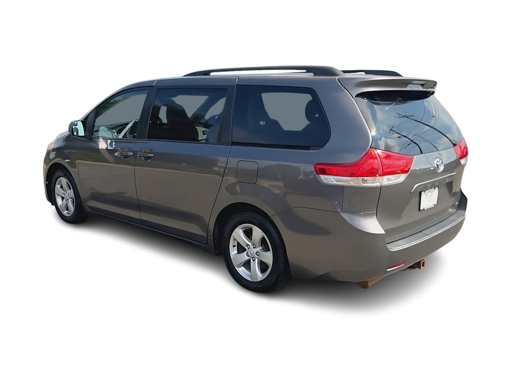 Thumbnail: 2012 Toyota Sienna - 4