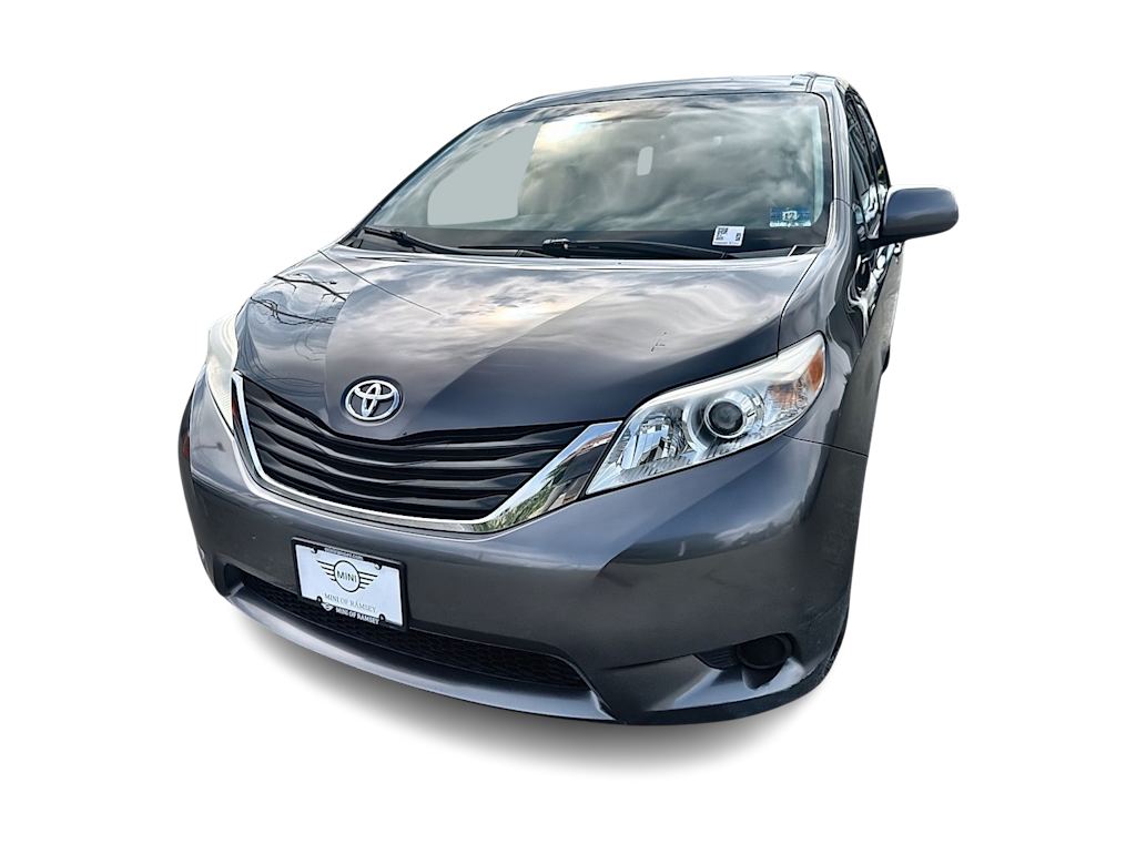 Thumbnail: 2012 Toyota Sienna - 6