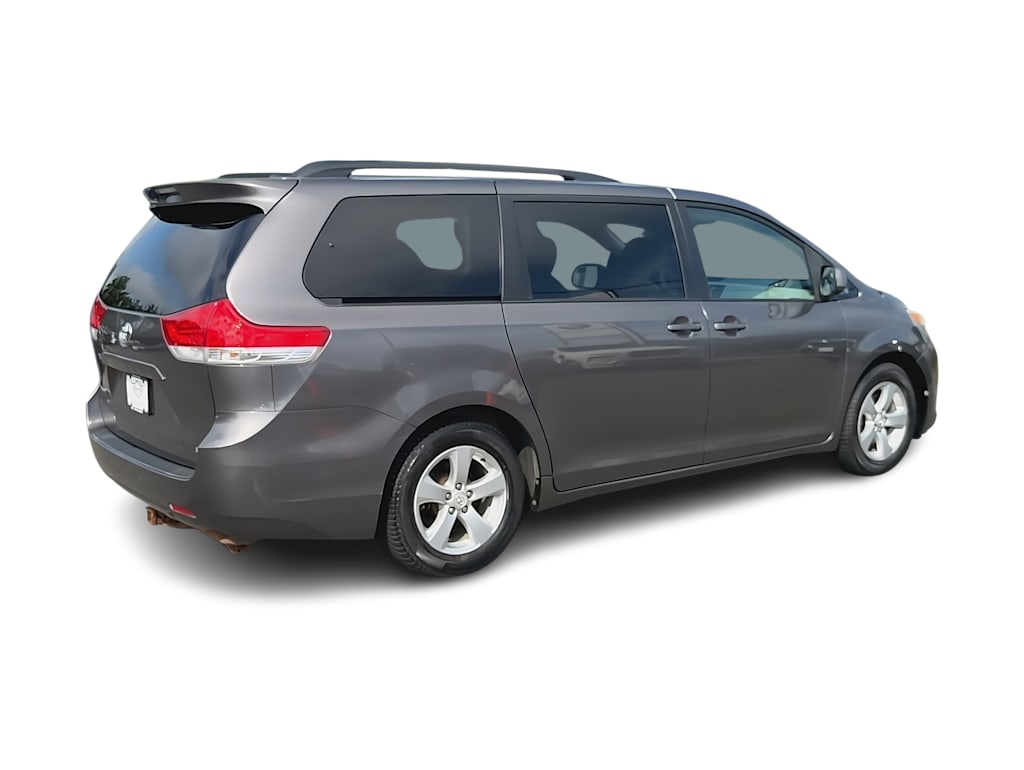 Thumbnail: 2012 Toyota Sienna - 21