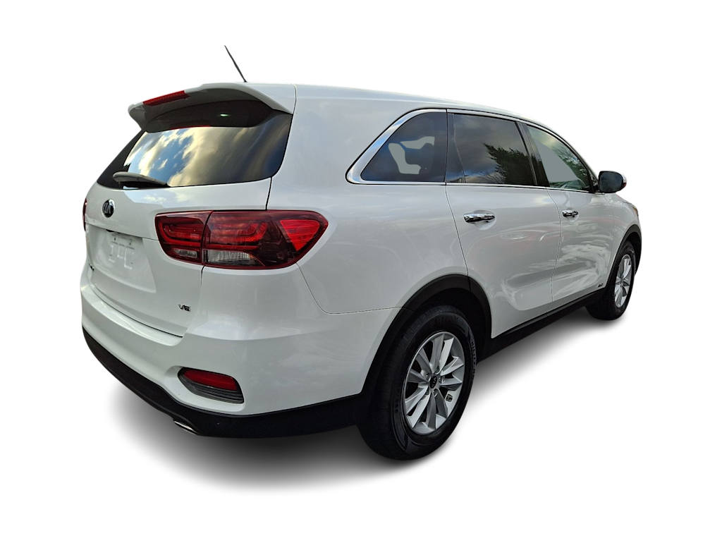 Thumbnail: 2019 Kia Sorento - 16