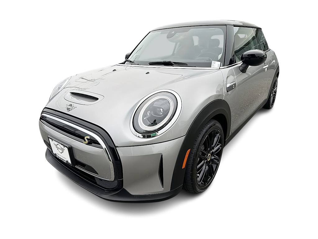 Used 2024 MINI Hardtop 2 Door SE with VIN WMW13DJ03R2V25179 for sale in West Allis, WI