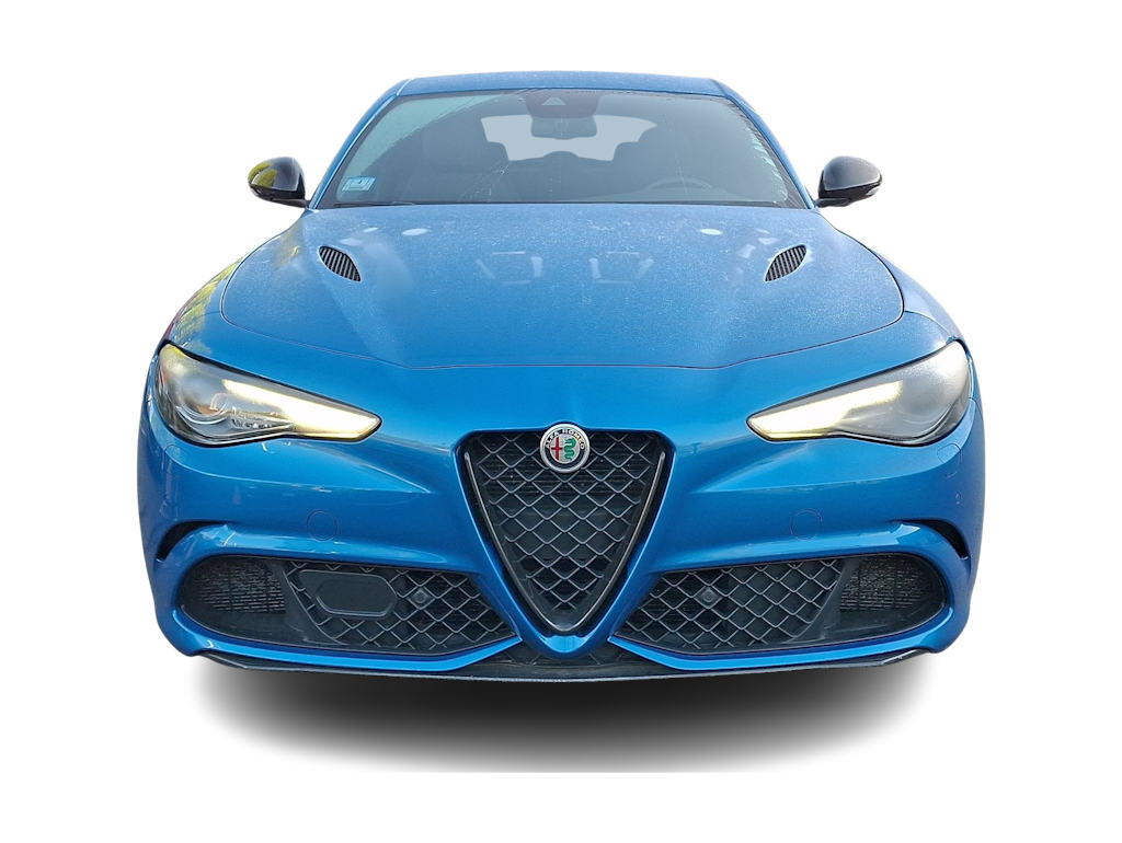 Thumbnail: 2023 Alfa Romeo Giulia - 4