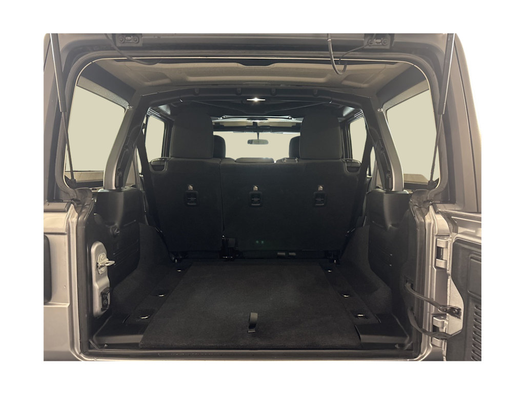 2018 Jeep Wrangler Unlimited Sport 16