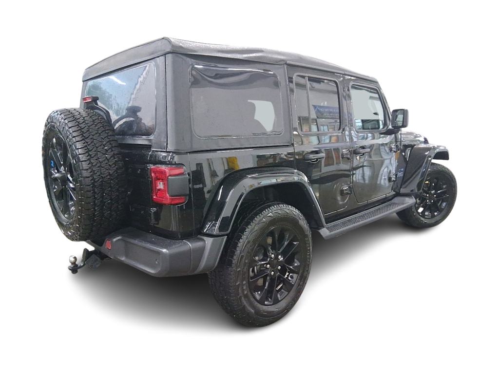 Thumbnail: 2022 Jeep Wrangler - 16