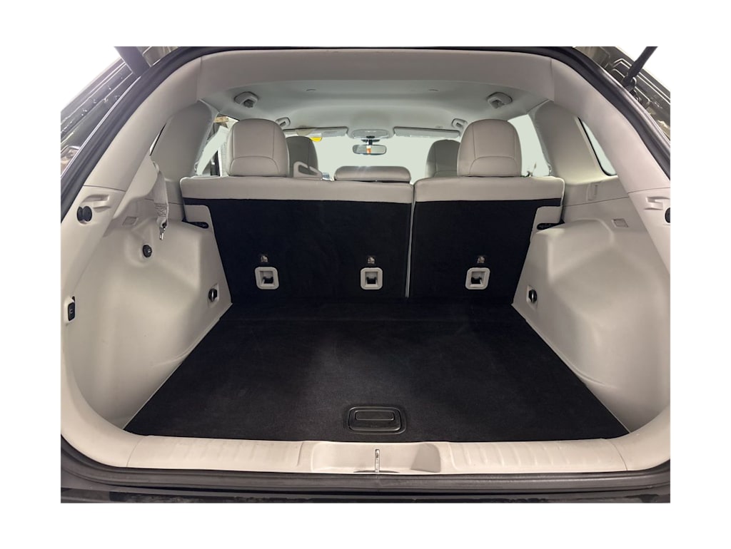 Thumbnail: 2019 Jeep Cherokee - 17