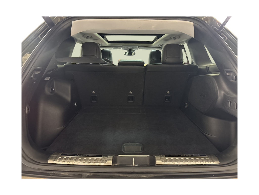 Thumbnail: 2021 Jeep Cherokee - 15