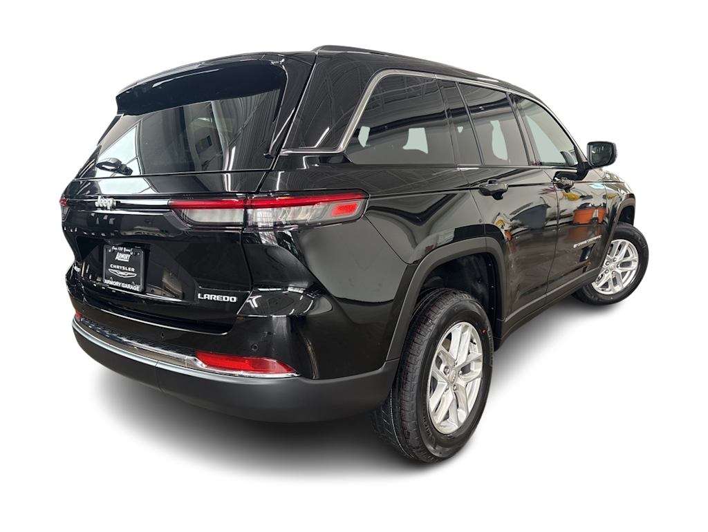 Thumbnail: 2026 Jeep Grand Cherokee - 18