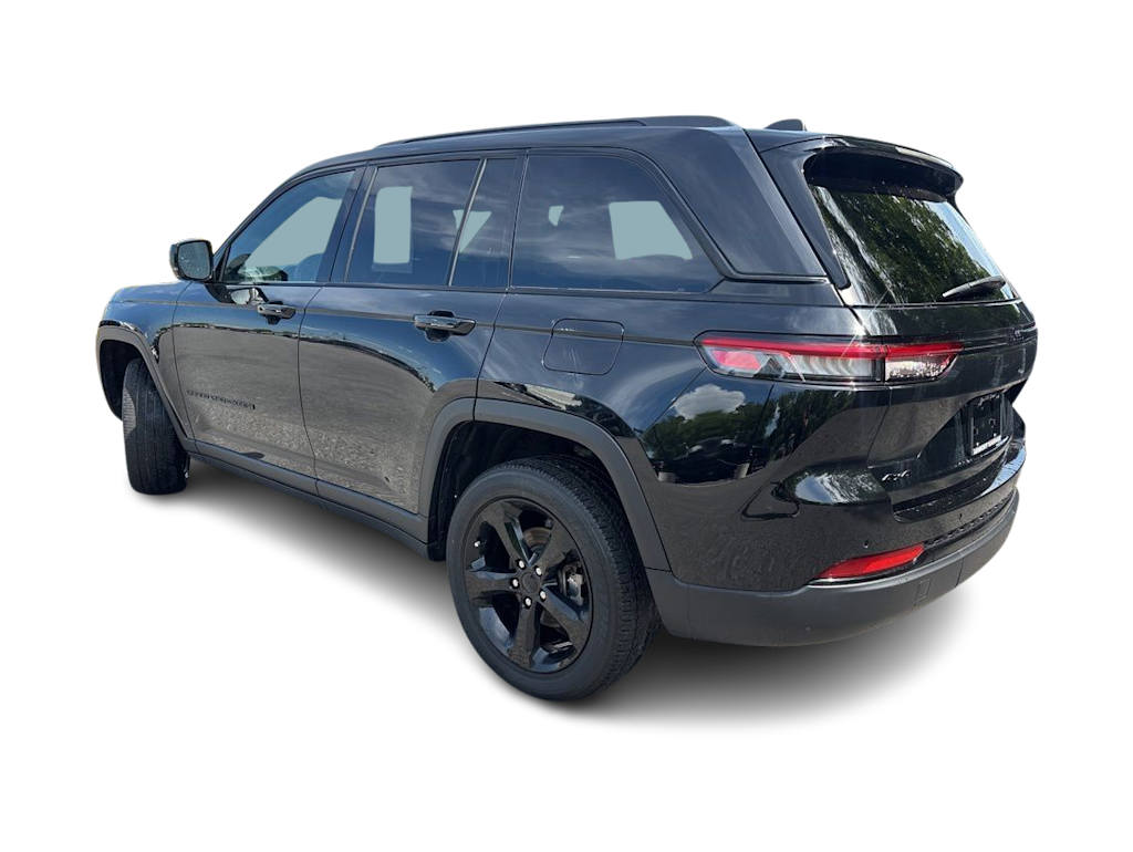 Thumbnail: 2023 Jeep Grand Cherokee - 3